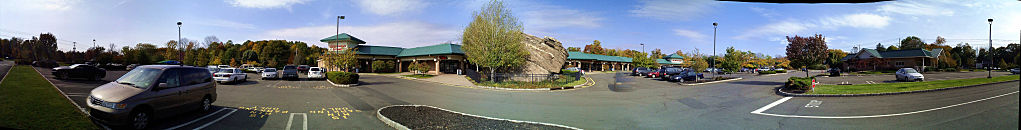this-is-new-york.com Indian Rock plaza in Suffern NY photo by Kelly Chien