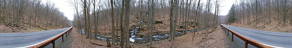 this-is-new-york.com Small waterfall along Shandaken Notch, Route 42, Shandaken NY photo by Kelly Chien