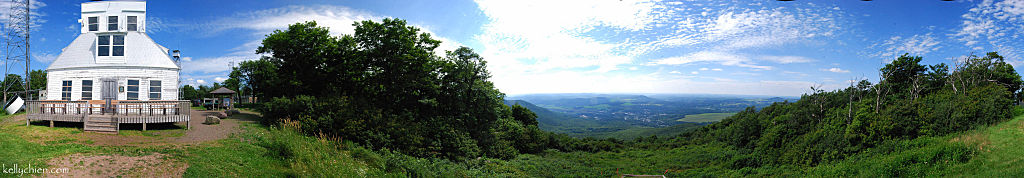 this-is-new-york.com Old souvenir shop and view of Stamford NY from atop Mt. Utsayantha photo by Kelly Chien